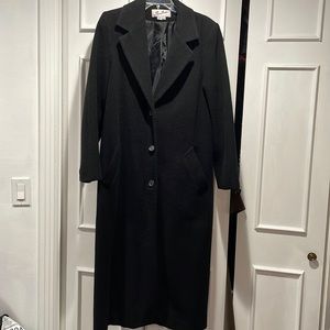 Woman’s Beau Brem winter trench-coat